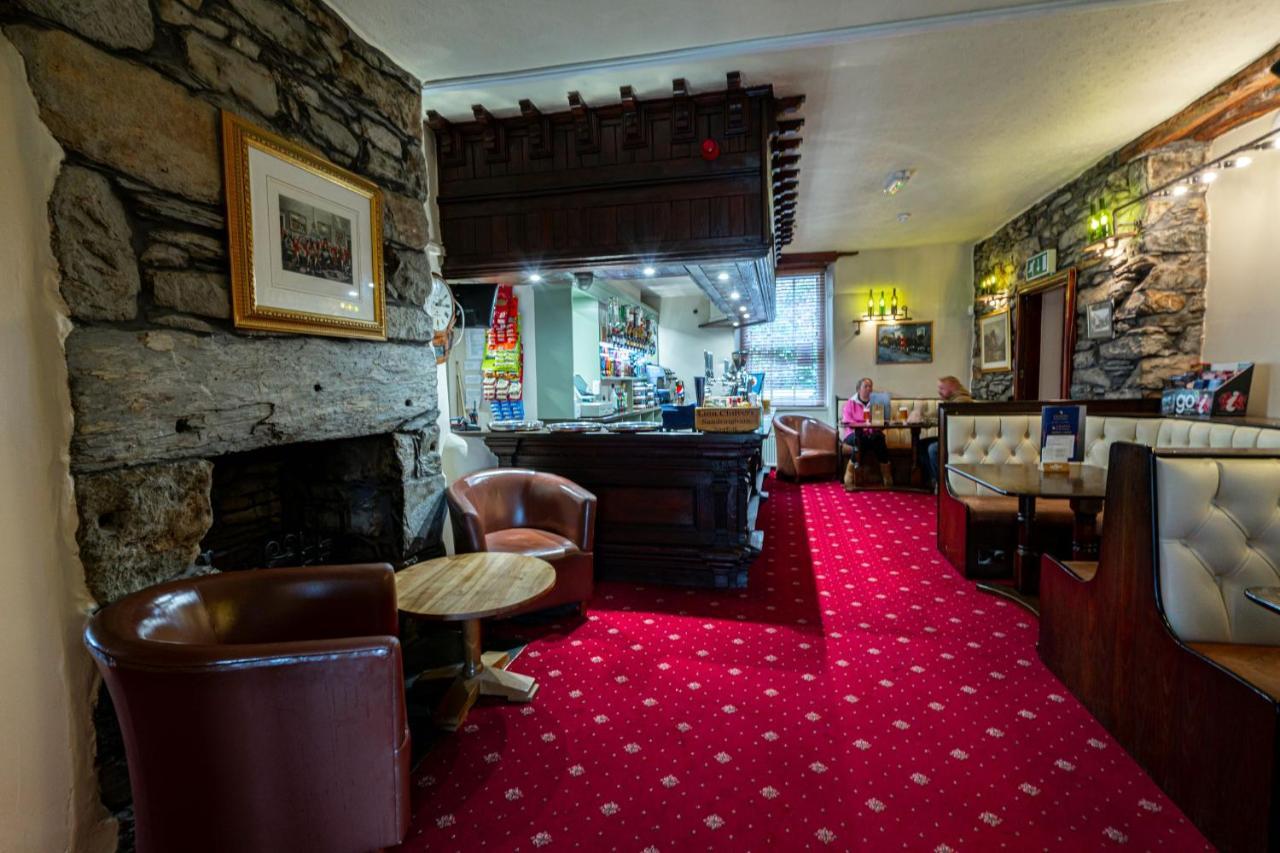 Grapes Hotel, Bar & Restaurant Snowdonia Nr Zip World ブライナイ・フェスティニオグ エクステリア 写真